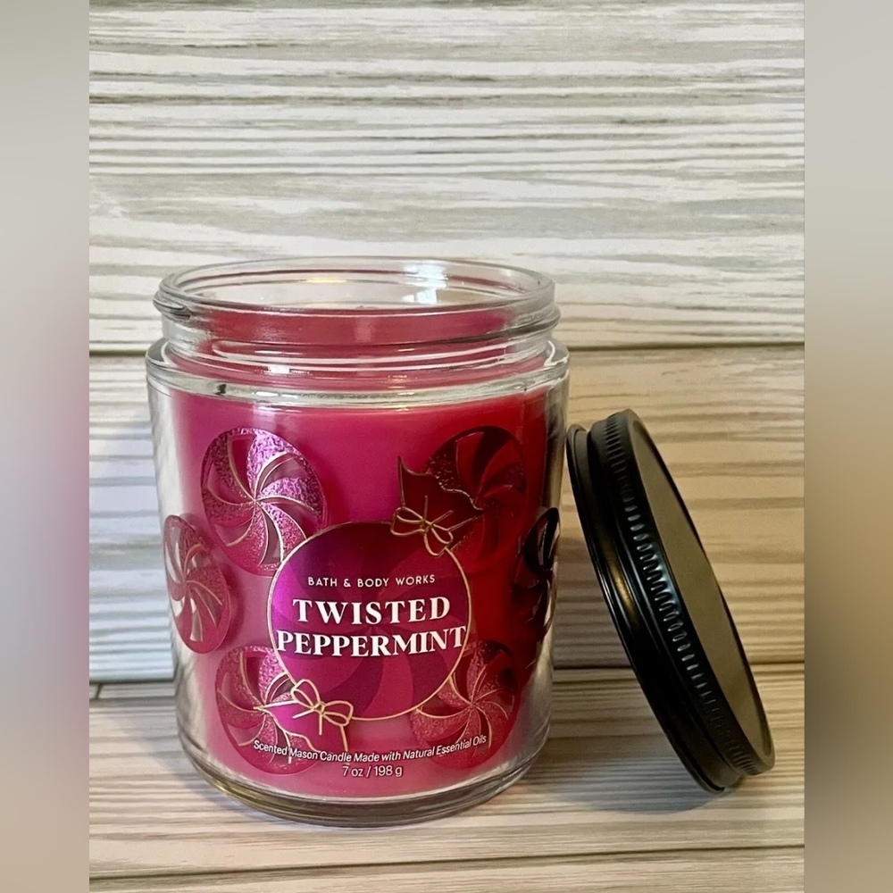 Bath & Body Works Twisted Peppermint Single Wick Candle